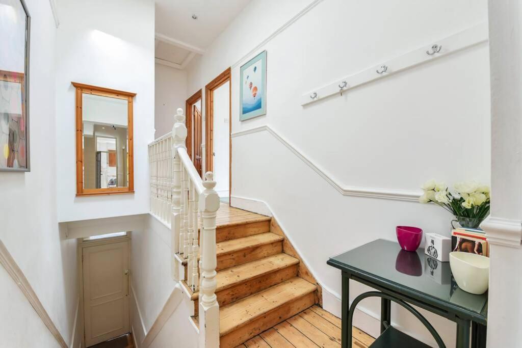 Groves 4 Bedroom, Shepherds Bush Londres Exterior foto